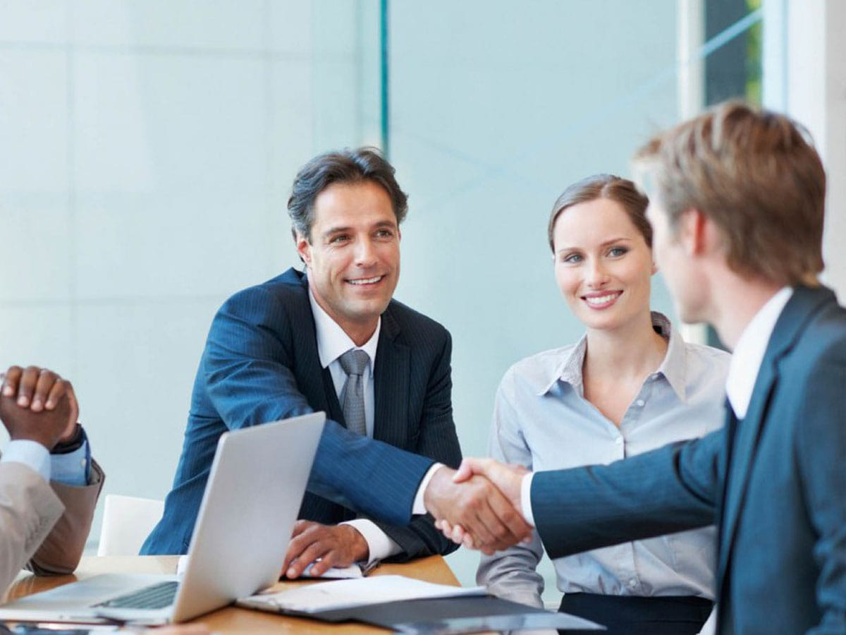 Tiếng Anh chuyên ngành Sales giúp bạn giao tiếp với khách hàng tốt hơn