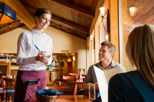 Giao tiếp tiếng Anh cho người đi làm – Bài 13: Đi ăn trong nhà hàng